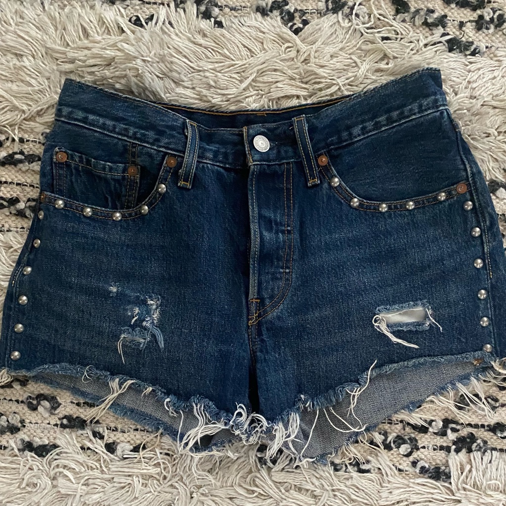 Levi’s Cut Off Festival Shorts With Studs Size 26